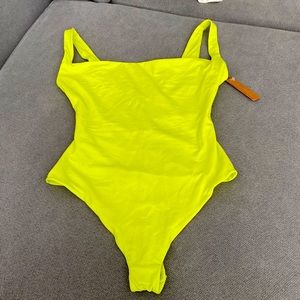 SKIMS FITS EVERYBODY SQUARE NECK BODYSUIT